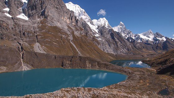 Lago de alta montaña